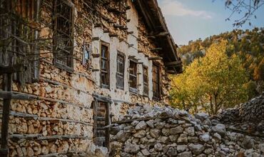 Düğmeli Evler ve Altınbeşik Mağarası Turu